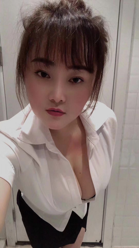 E罩杯雪儿
